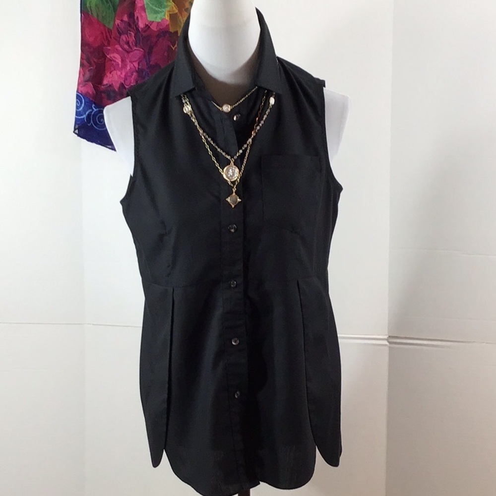 Estelle and Finn black button up shirt S